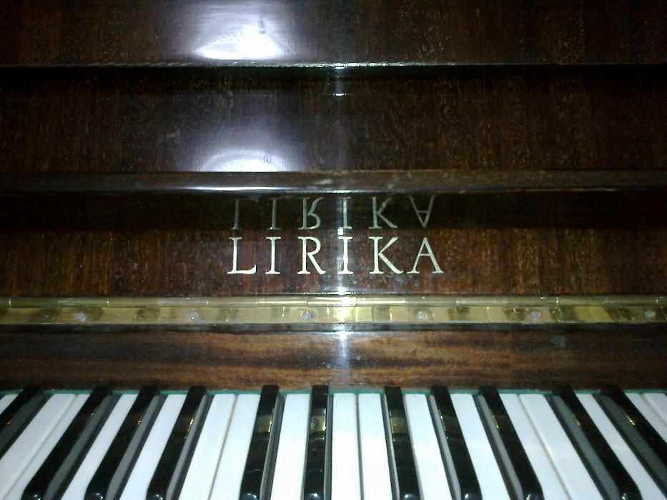 Vand pianina LIRIKA