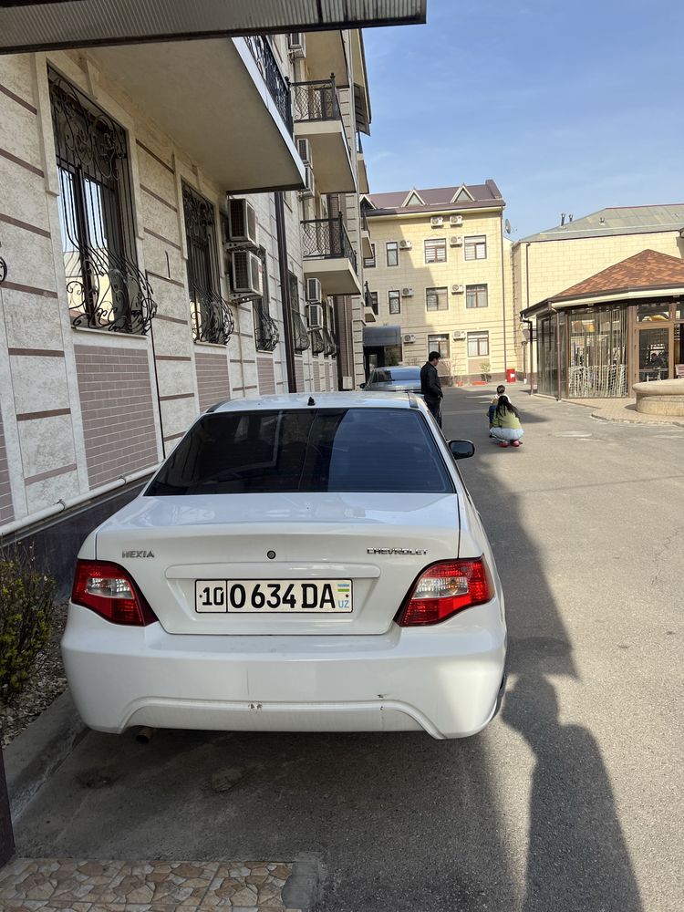 Nexia 2 сотилади 110.000 км 2010