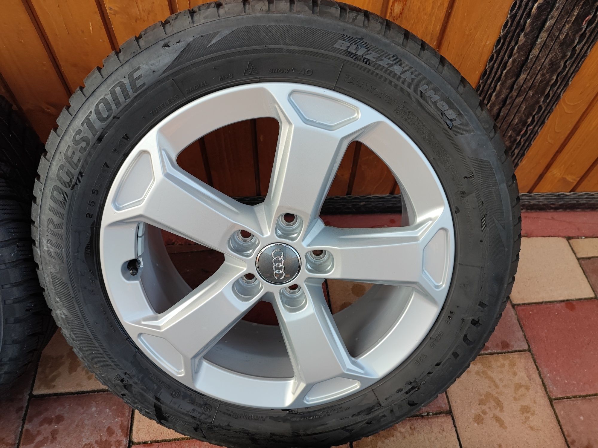 Jante audi originale Q2-Q3 215 55R17 BRIGISTONE de iarnă