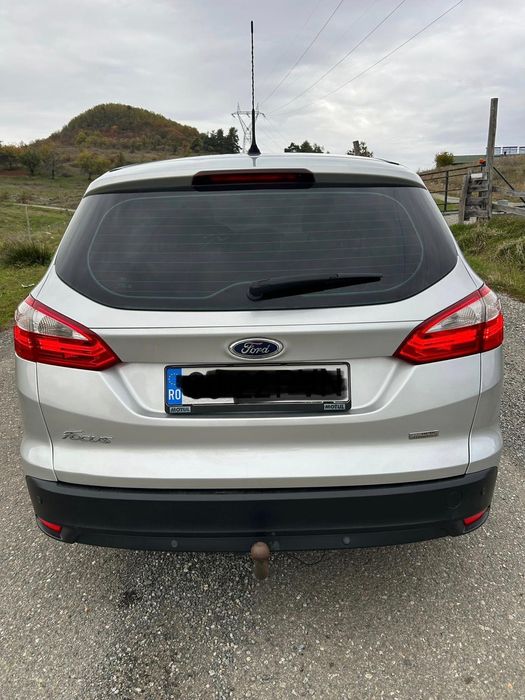 Vând ford focus 2013