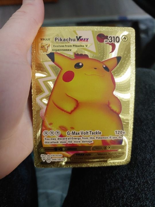 Pikachu vmax gold edition