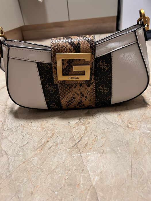 Дамска чанта GUESS