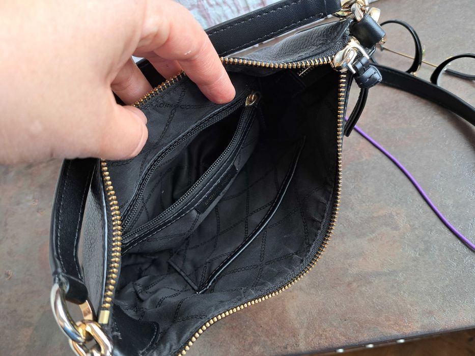 дамска чанта,Michael Kors,малка черна чантичка-естествена кожа