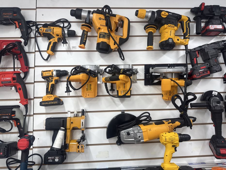 Шуруповерт дрель