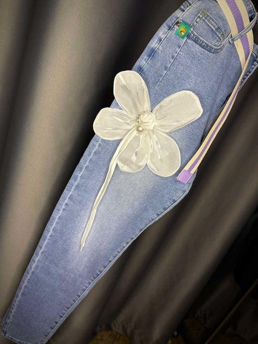 Страхотни дамски дънки с голям еластант и топ качество