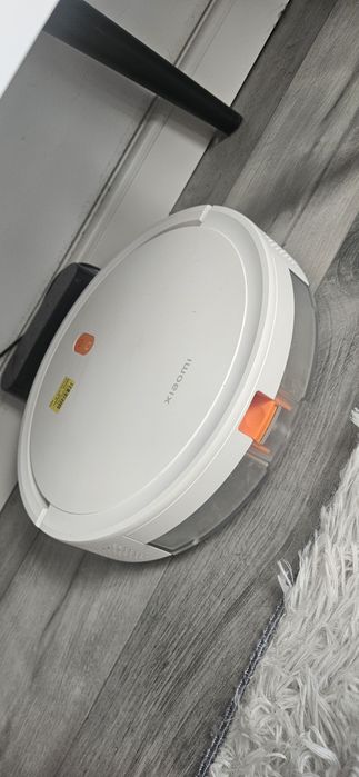 Vând aspirator robot xiaomi