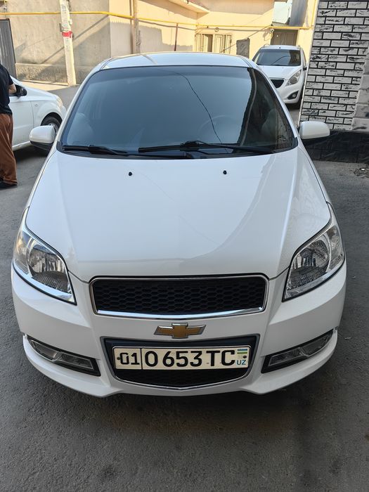 Nexia3 avtomat sotuladi