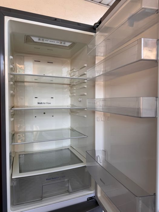 Холодильник 2м в отличном состоянии