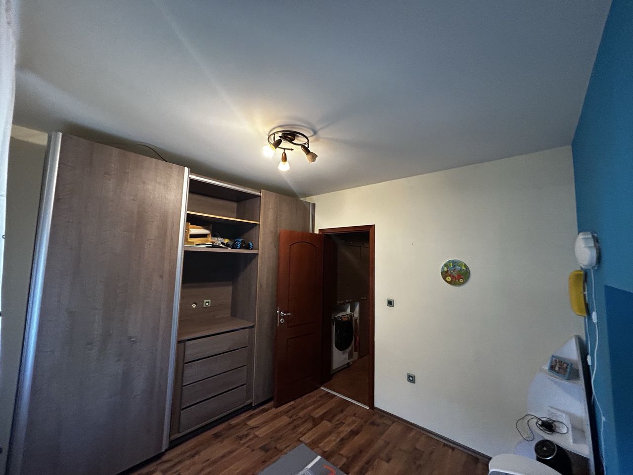 Дава се под наем Тристаен апартамент в Плевен, 9-ти квартал - 73 кв.м за 430 € - Снимка #6