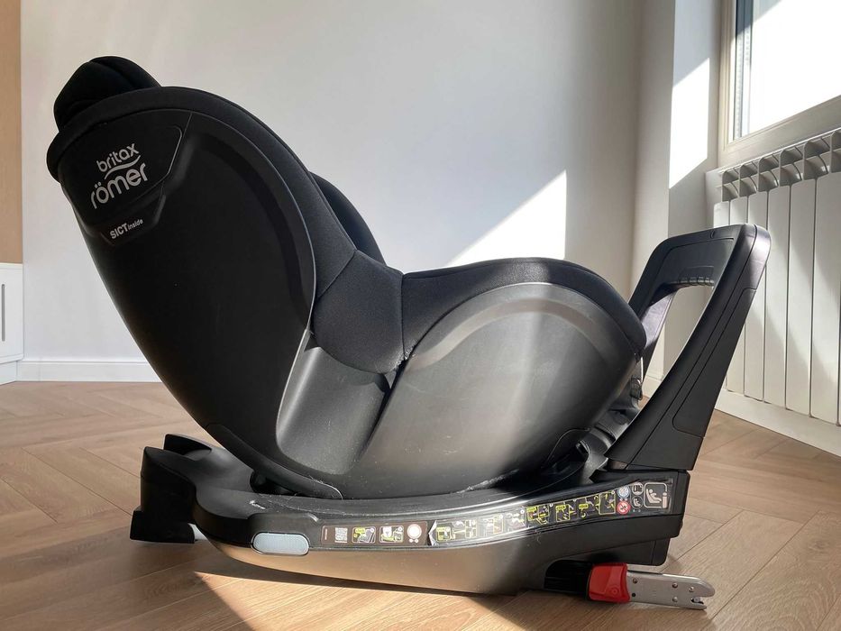 scaun auto ISOFIX i-size britax romer DUALFIX 40-105 cm rotativ