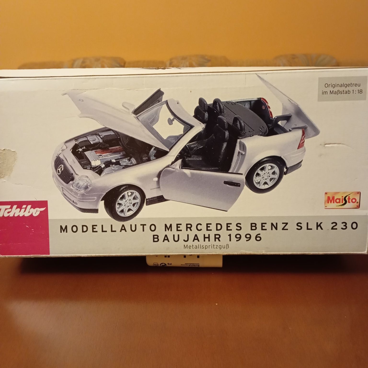 Метална кола мащаб 1 : 18
