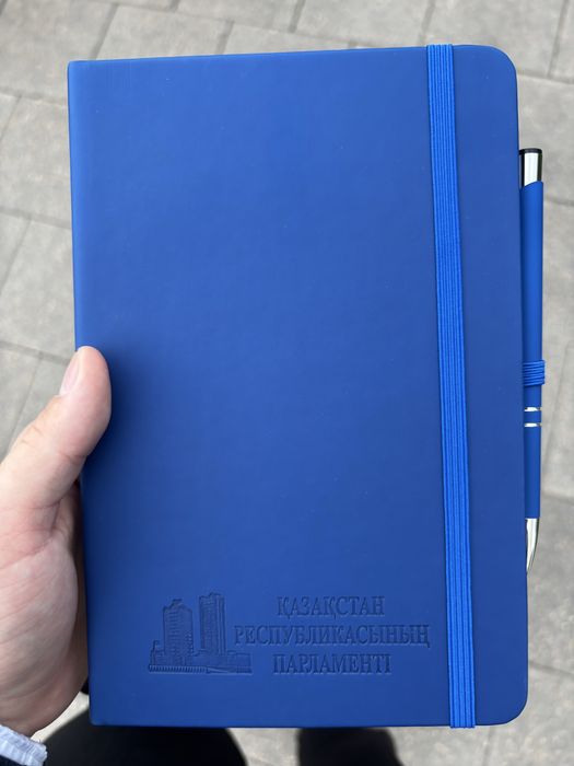 Фирменный блокнот из Парламента Республики Казахстан с ручкой (новый)