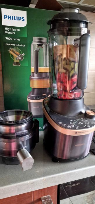 Чисто нов блендер Philips HR3770/00