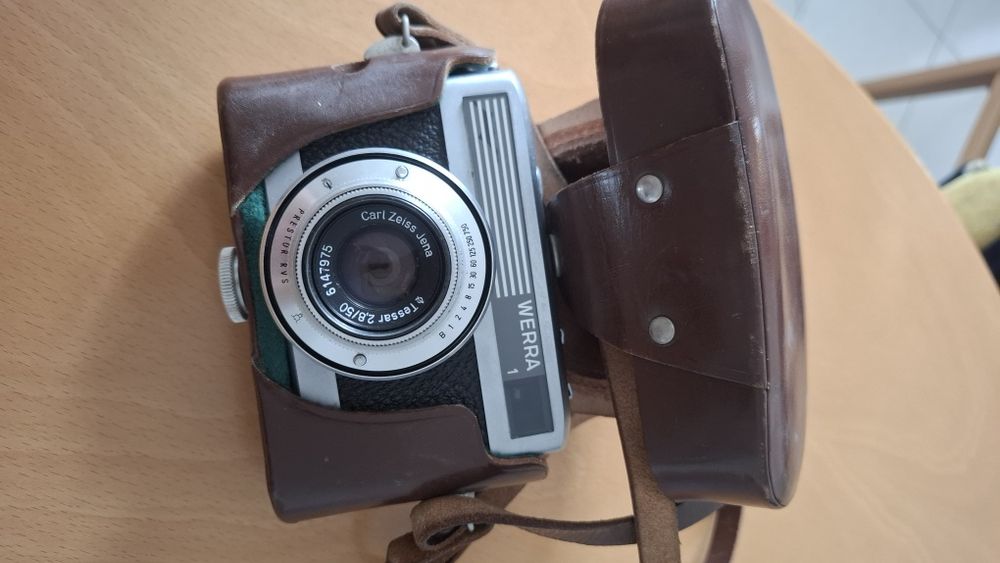 Стар механичен фотоапарат - WERRA 1 -de in GDR 
 
Фотоап