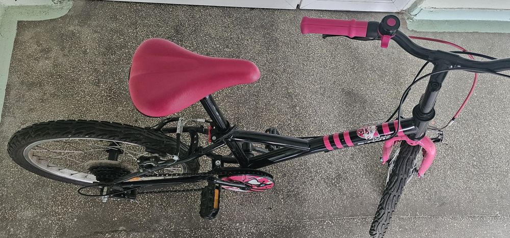 Bicicleta pentru fetite 20 inch