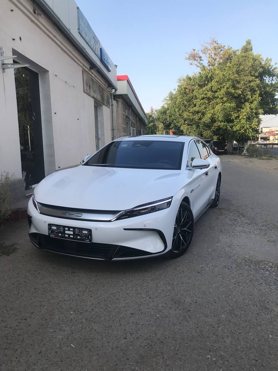 BYD HAN 715 км запас ход фул 2023/24 афицалний диллер салондан олинган