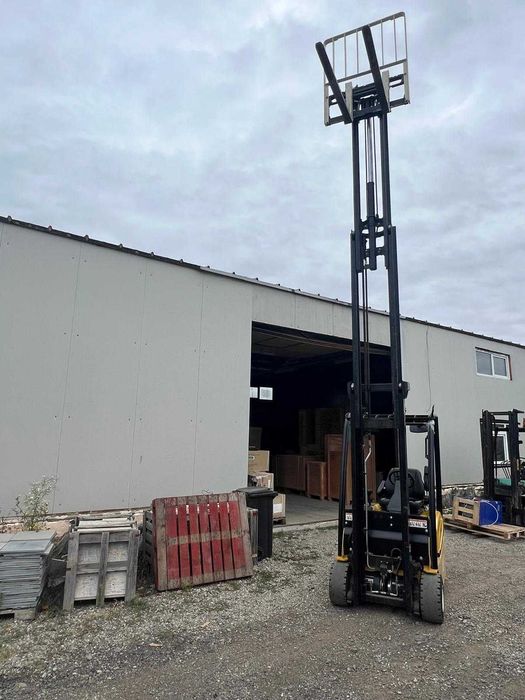 YALE -Stivuitor electric + statie incarcare, Fabricatie 2022 (689 ore)