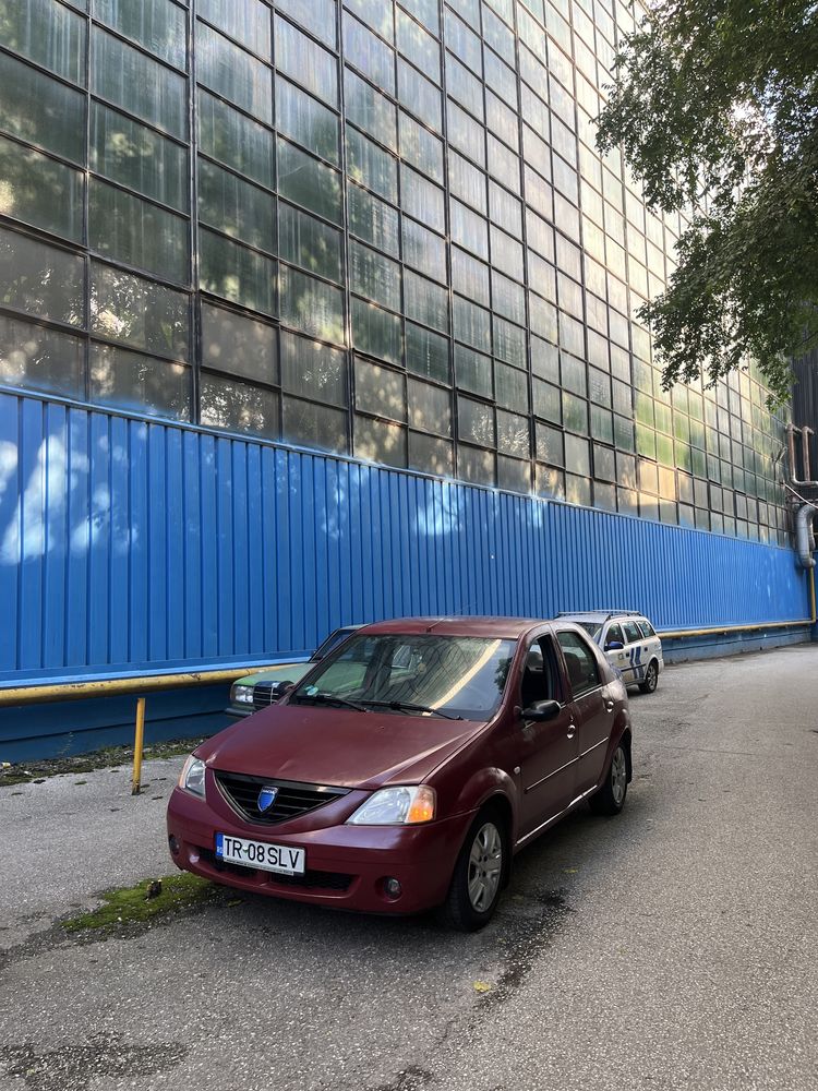 Vând dacia logan