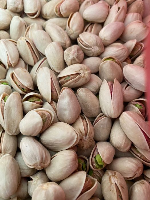 Продавам бадеми, кашу, шам фъстък