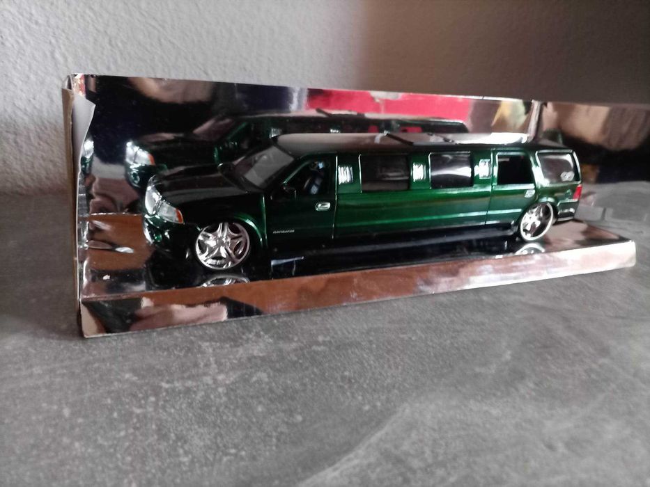 Модел на лимузина Lincoln Navigator 1:24 000