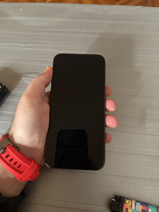 Iphone 15 pro max spate crapat