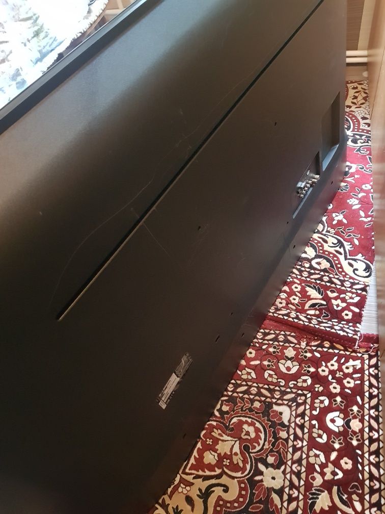 Televizor Lg 60UM7100PLB 152cm Defect