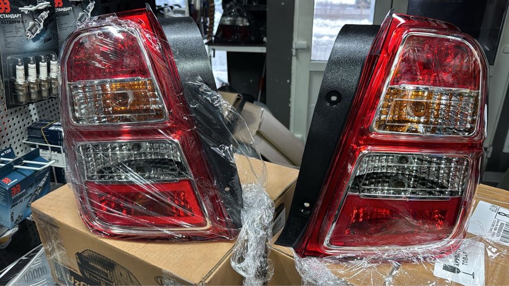Фонарь задний Шевроле кобальт оригинал 28500 1шт chevrolet cobalt