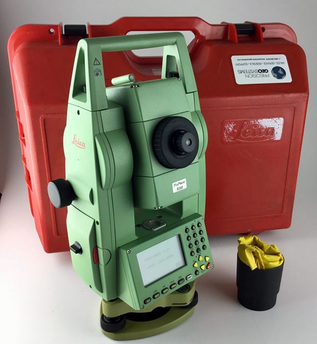Vând statie totala Leica TCR702