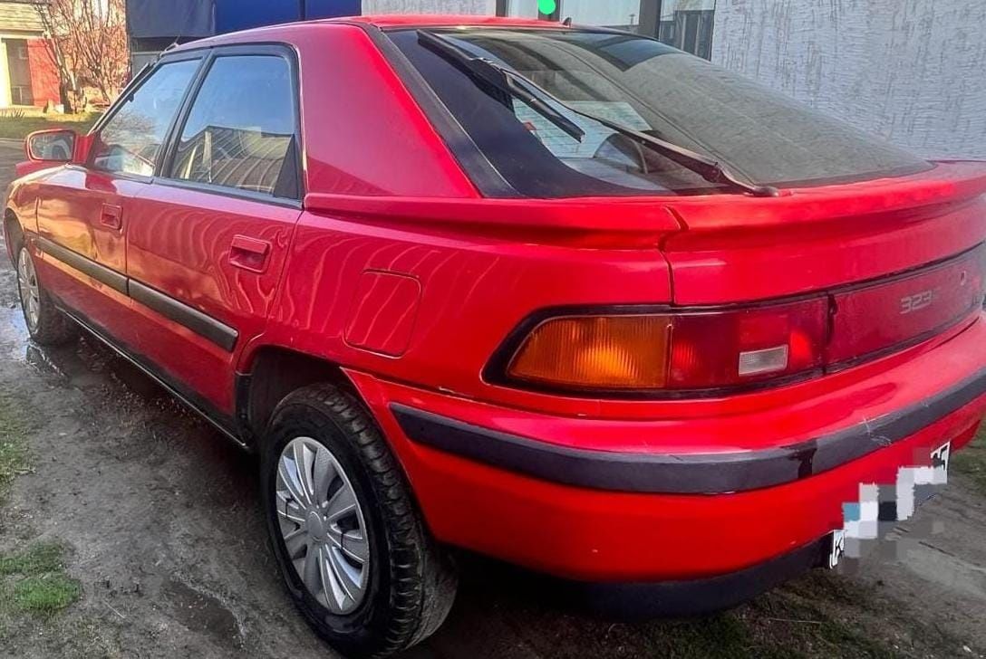 Продам Mazda 323