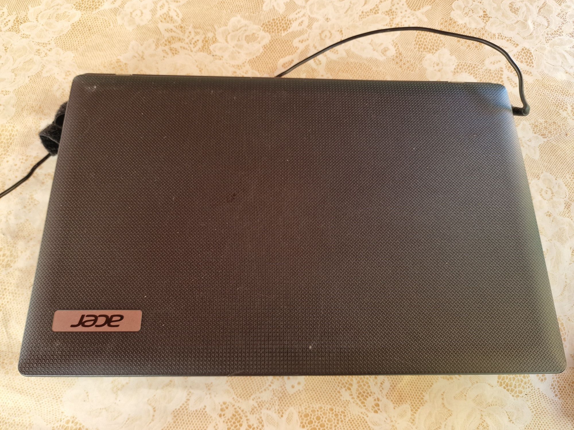 Продавам Лап топ  Acer