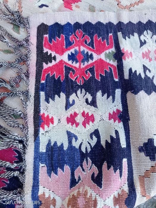 Ръчно тъкан чипровски килим