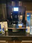 Automat cafea Jura giga x8c (29832 selectii preparate)