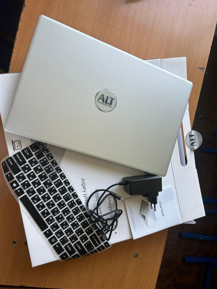 Продам ноутбук новый не использованный