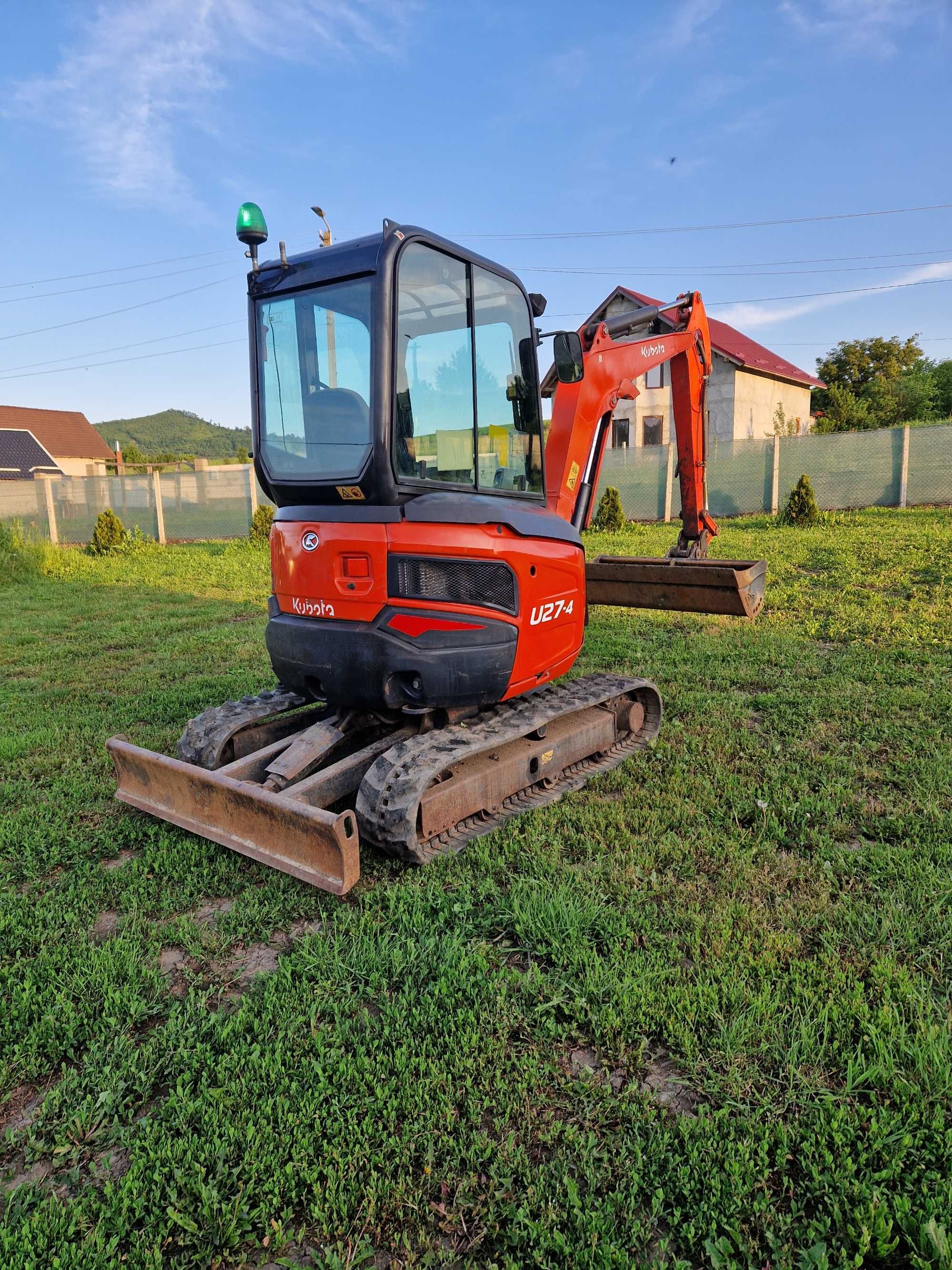 Miniexcavator kubota u27-4