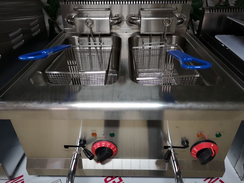 Фритюрник Професионален двоен Чисто Нов 2х14литра Електрически.