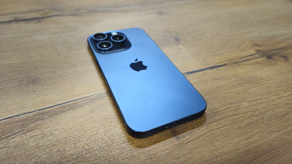 Iphone 15 pro 256 Blue Titanium