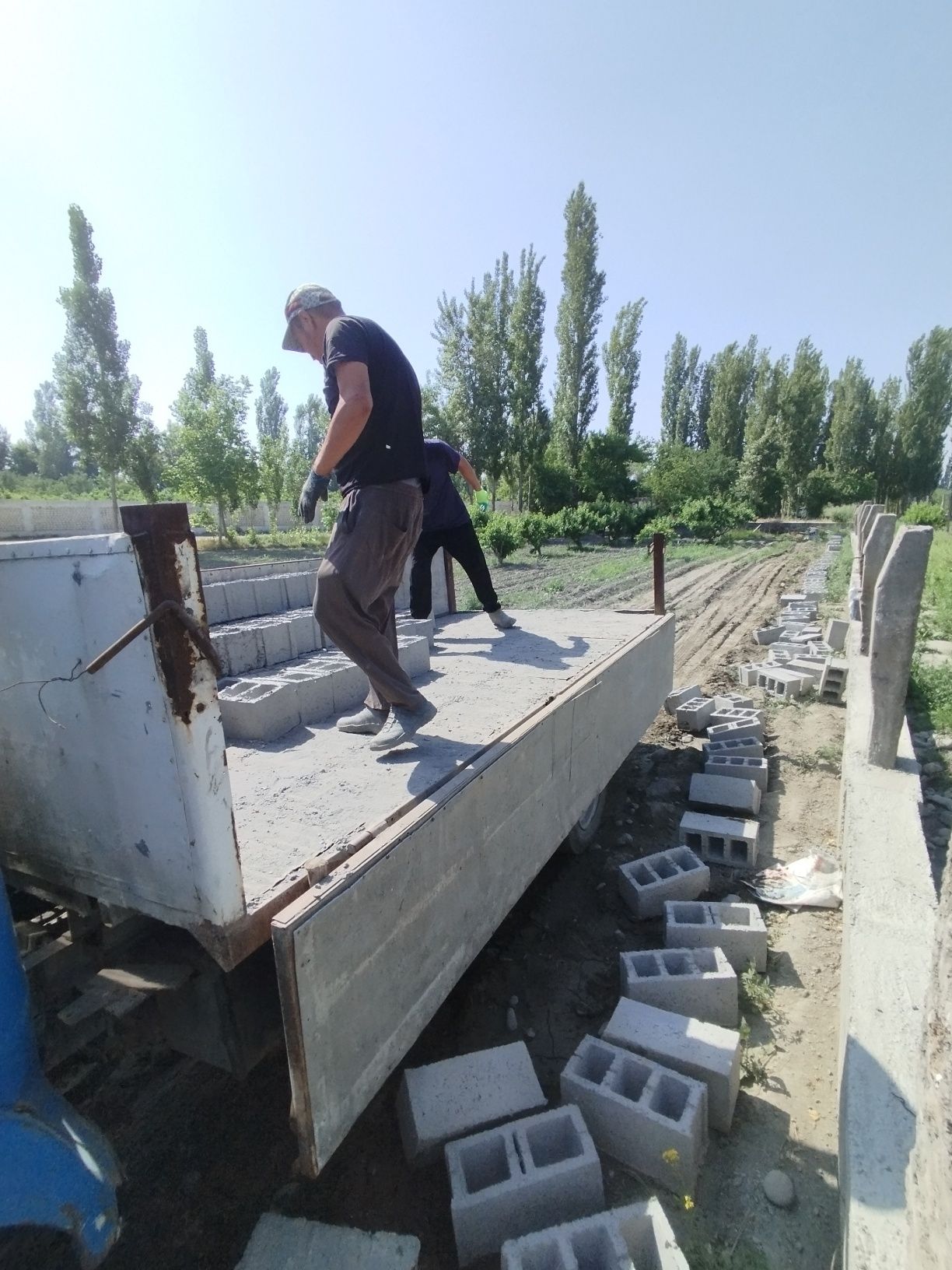 Shlakabloklar bor 20 40 stenkasi 3 lik