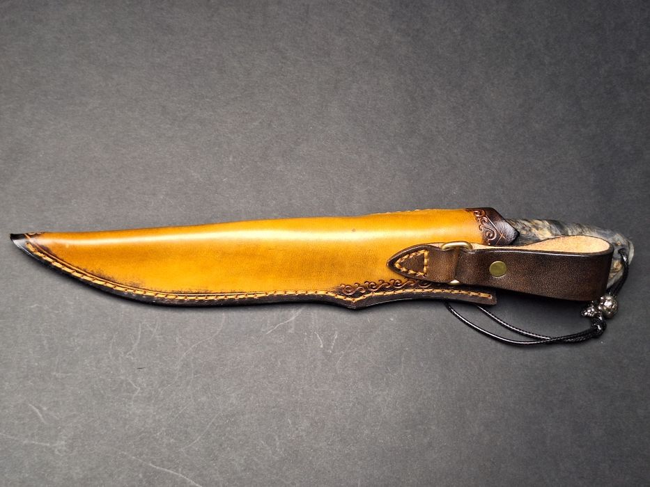 Японски ловен нож от дамаска стомана VG-10 (96 слоя) с кожена кания