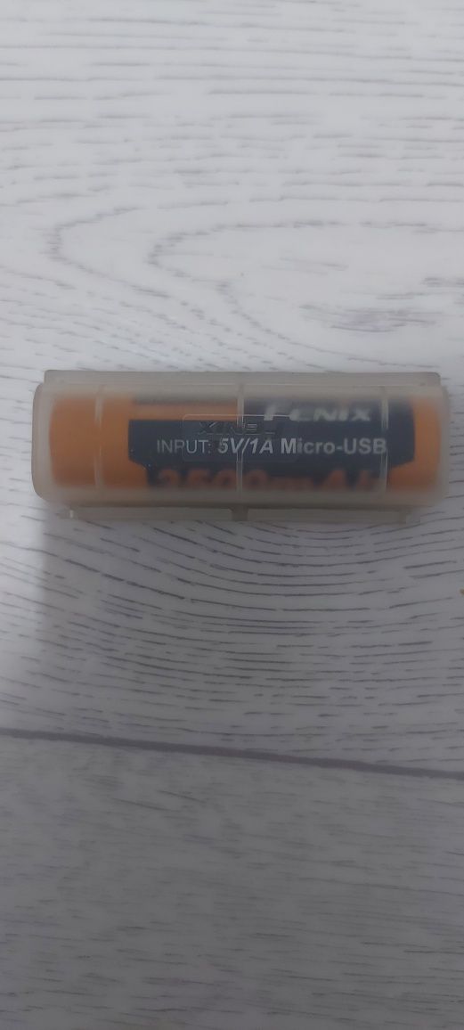 Продам аккумулятор микро USB 18650