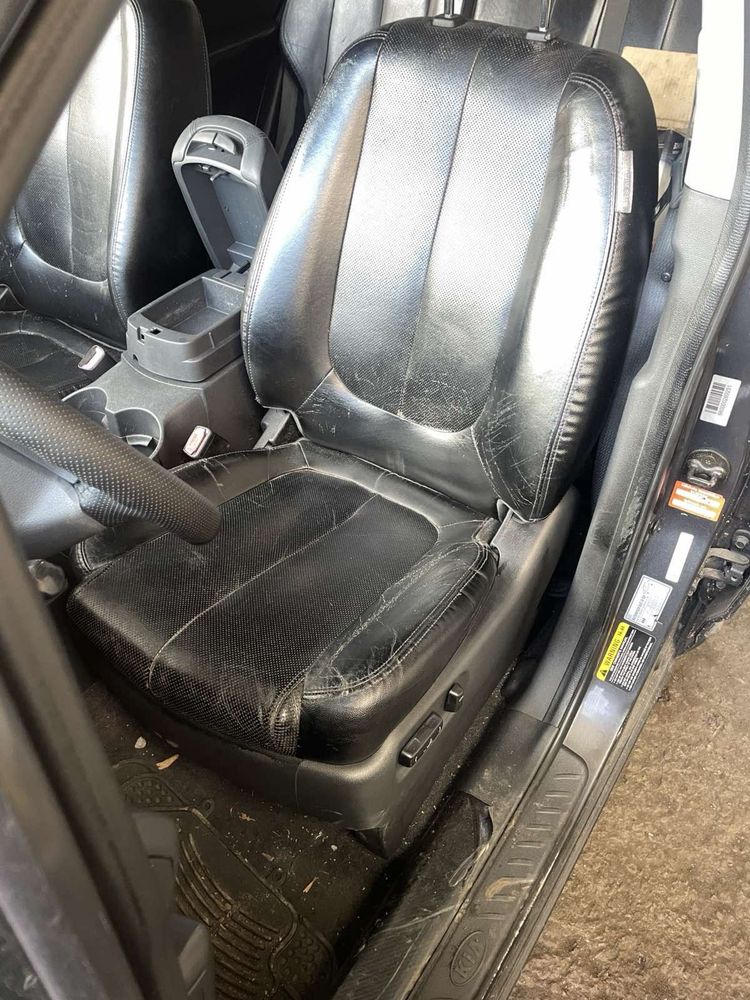 Kia Carens на части