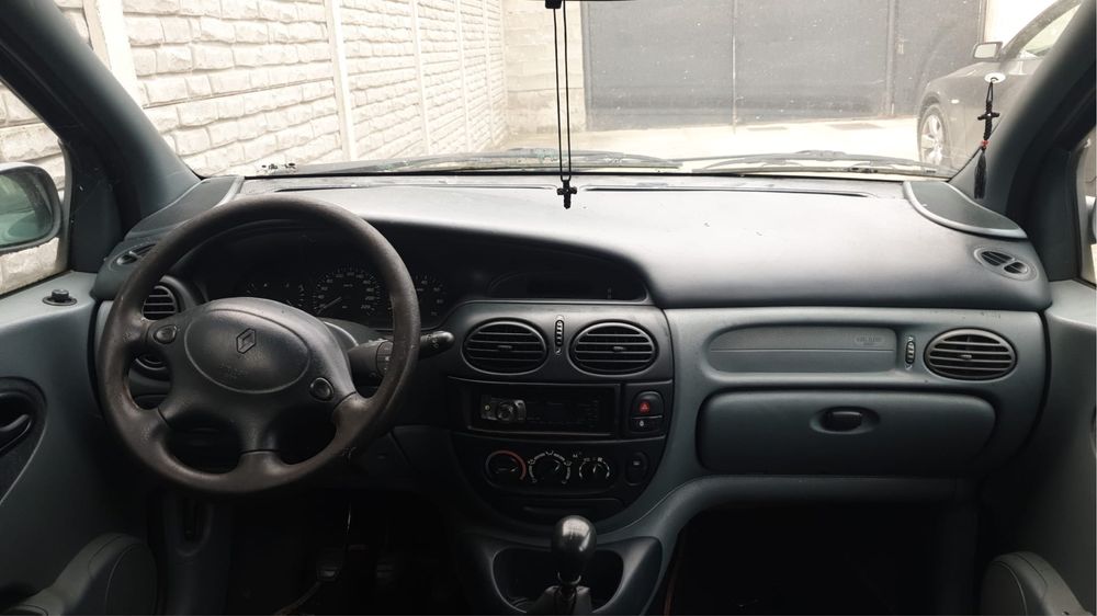 Vând Renault Scenic 1.6 Benzina 1998, inmatriculat!