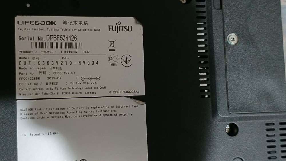 Fujitsu T902 laptop-tableta incomplet