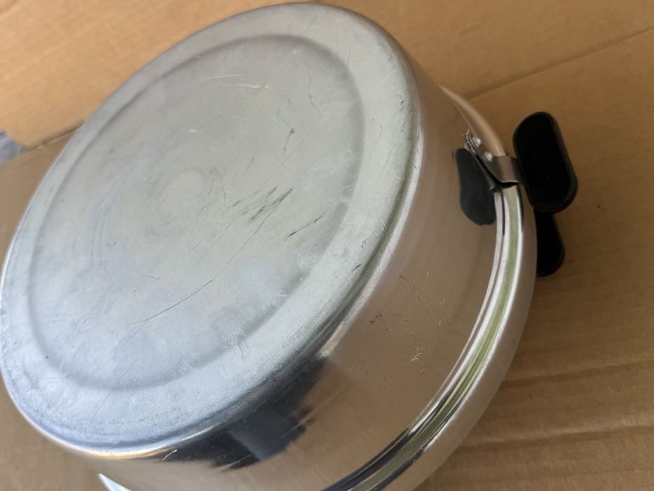 Електрическа тенджера от СОЦА , НЕИЗПОЛЗВАНА!