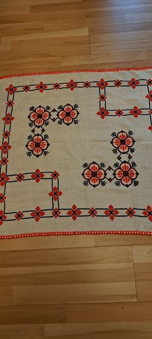 Vind fata de masa 80 / 80 cm