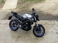 Yamaha MT 125 se conduce de la 16 ani