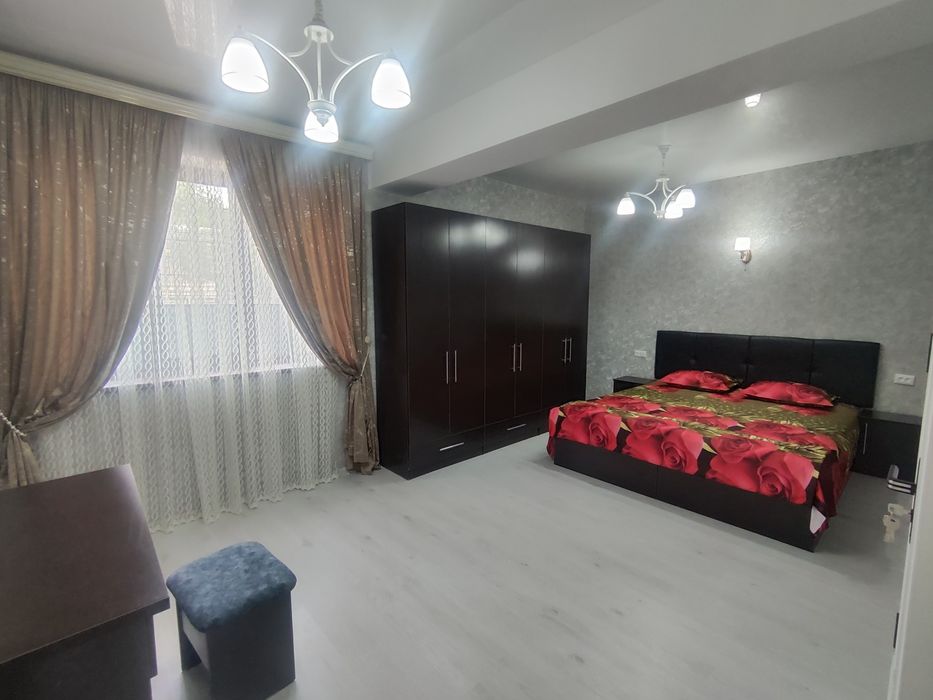 Фаргона шахар Фрунзе массивда 3 хонали квартира ижарага берилади.