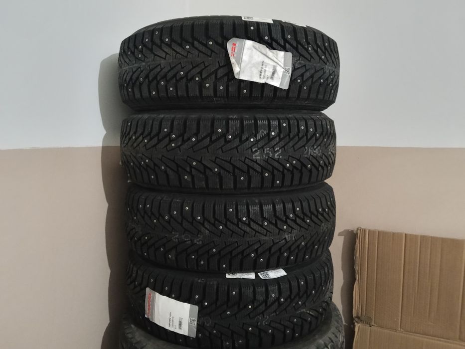 Продам колеса новые зимние шипованные