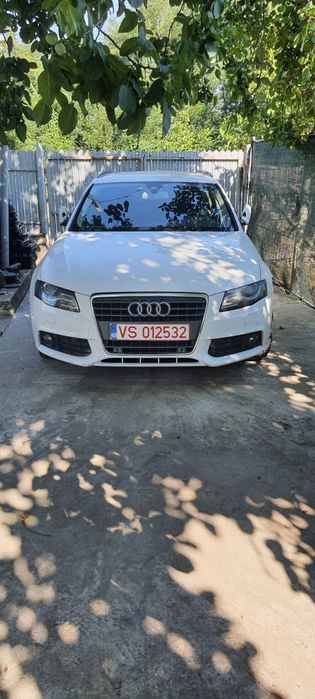 Vand Audi A4 b8 din anul 2010, in conditii bune fara defecte.