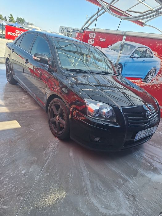 Vând Toyota Avensis