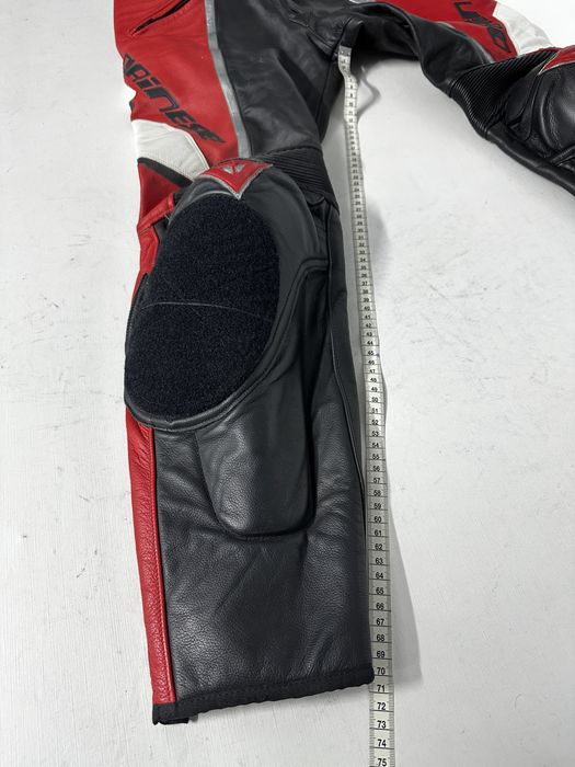 Pantaloni moto Dainese 48 piele cu protectii pentru sportive vitezane